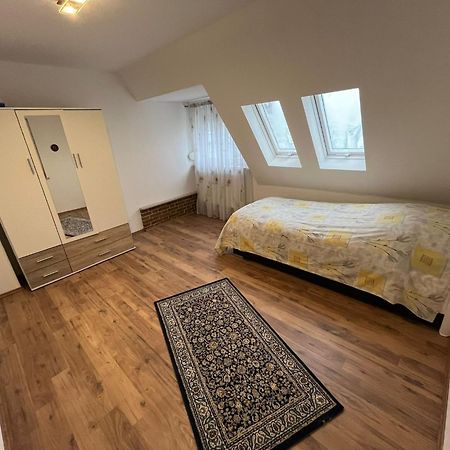 Schickes 110Qm Ferienhaus In Naehe Vw, Messe,Dez Und Orangerie Kassel Esterno foto