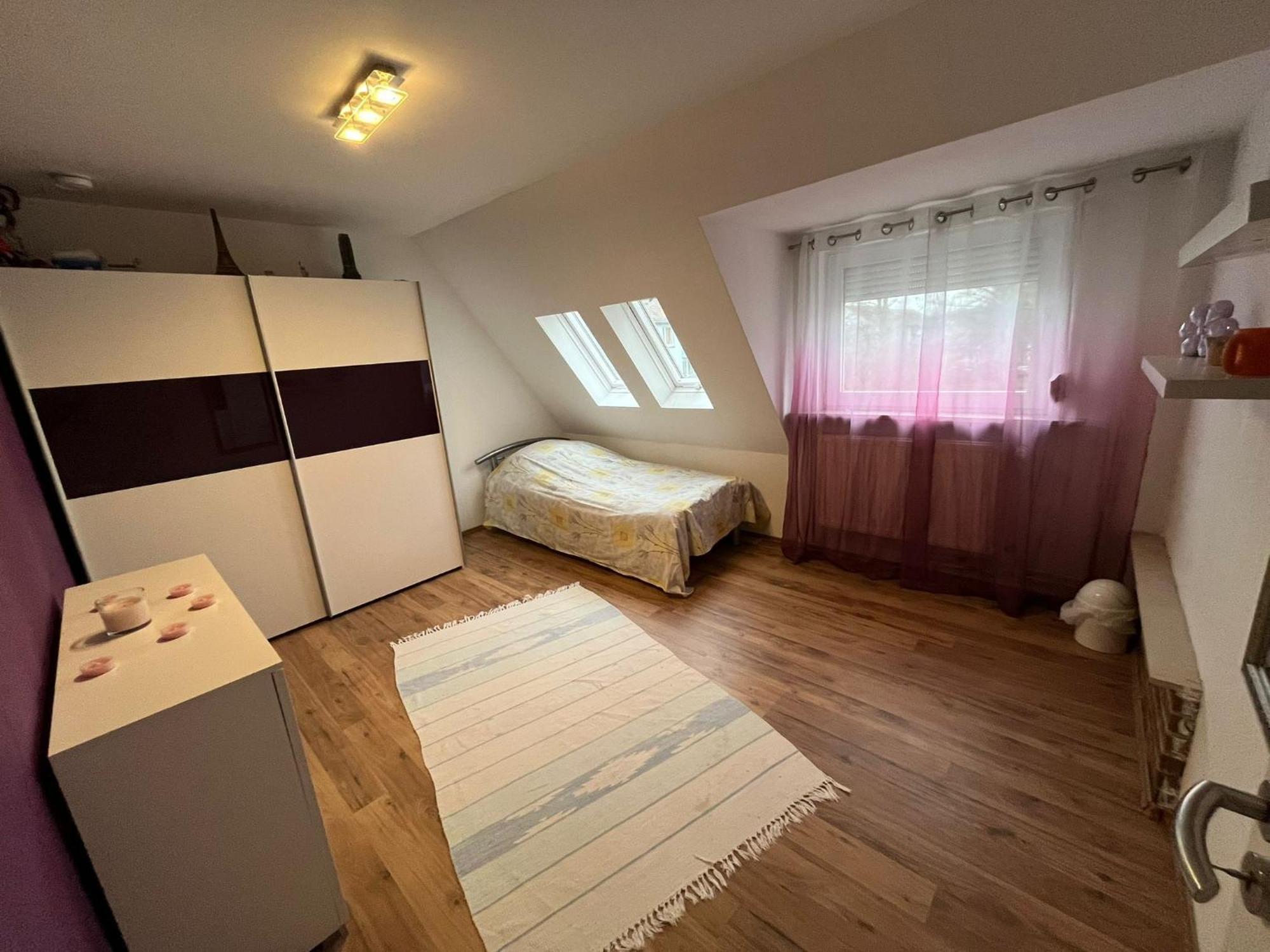 Schickes 110Qm Ferienhaus In Naehe Vw, Messe,Dez Und Orangerie Kassel Esterno foto